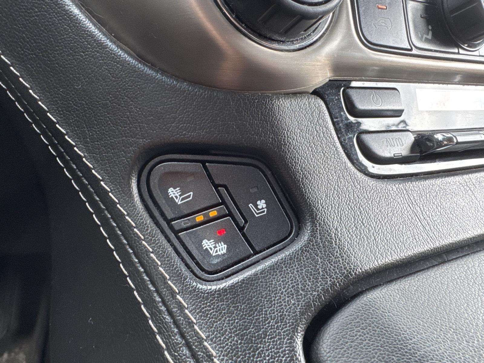 Used 2018 Onyx Black GMC Denali image 20