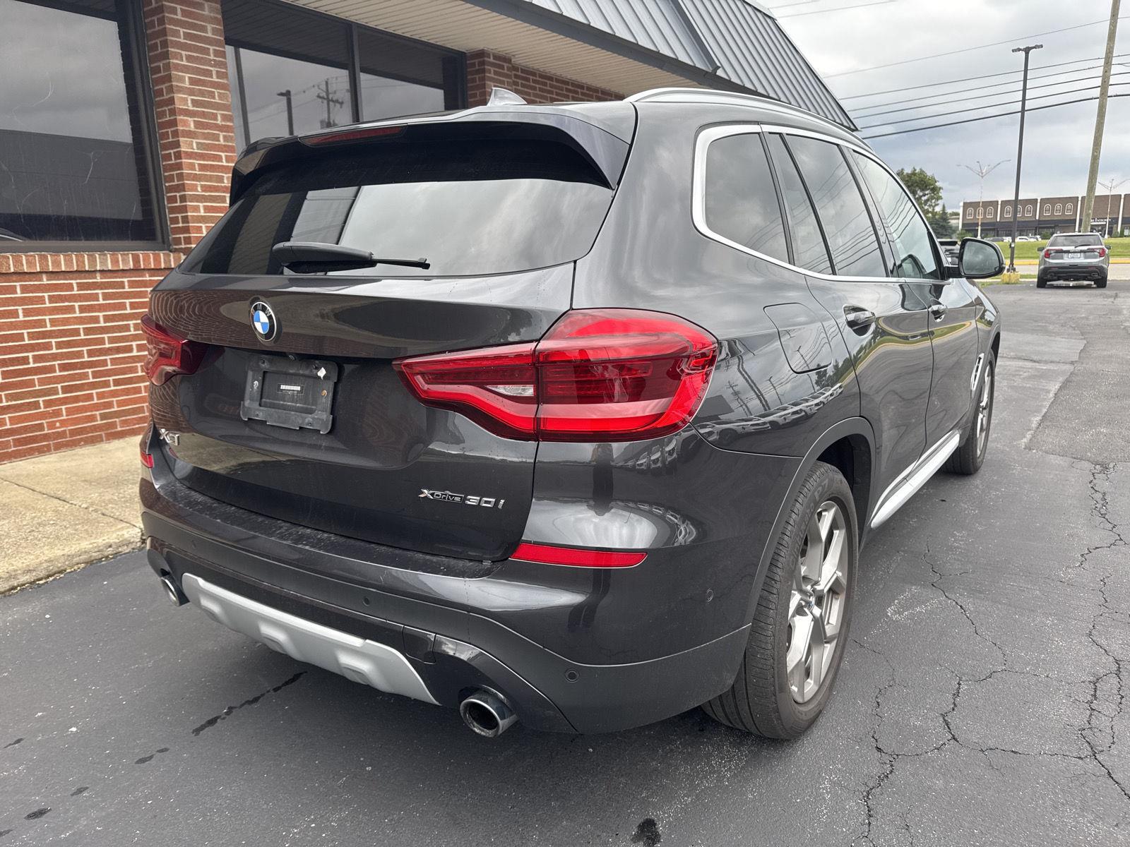 Used 2021 Dark Graphite Metallic BMW xDrive30i image 6