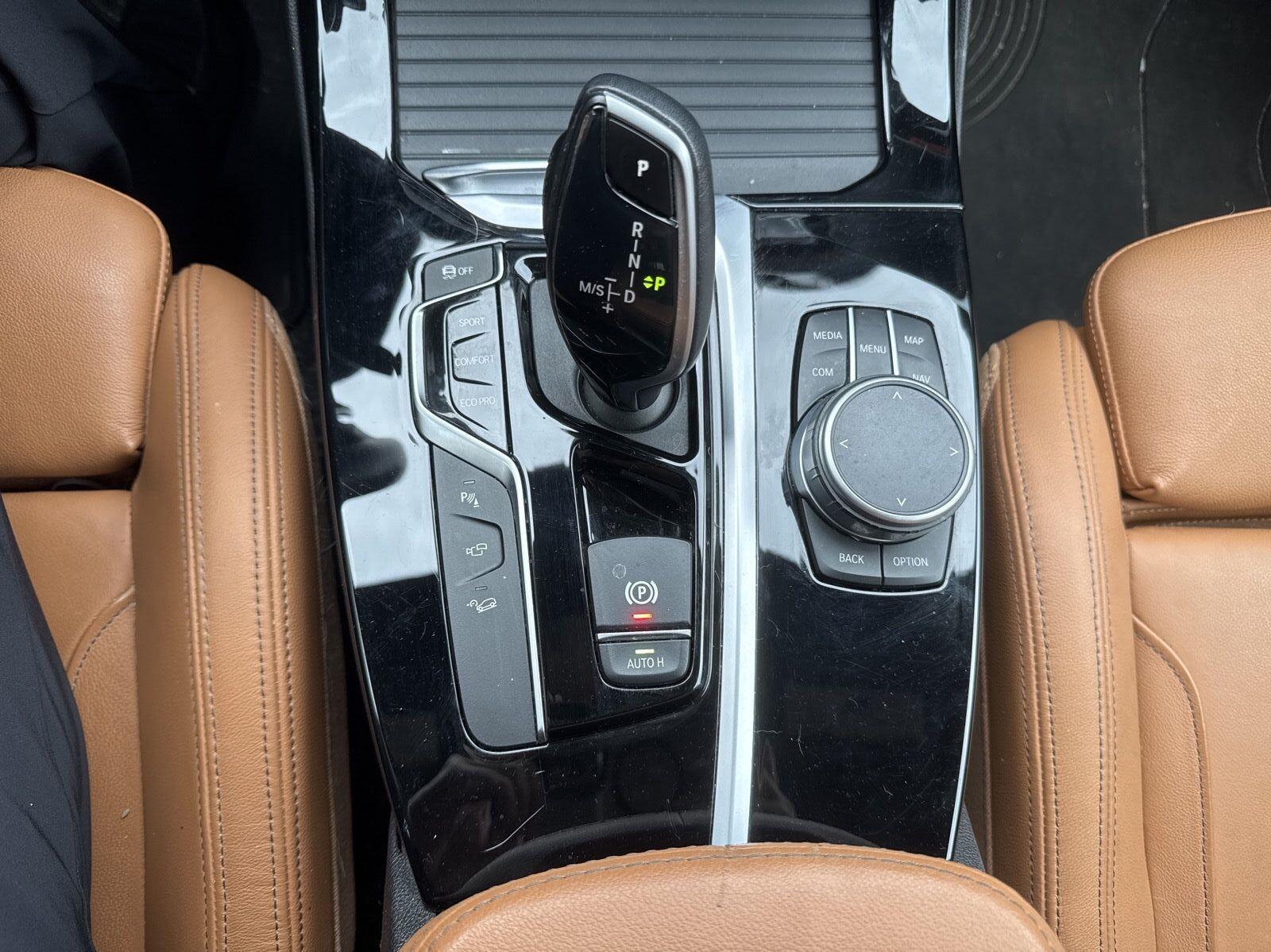 Used 2021 Dark Graphite Metallic BMW xDrive30i image 19