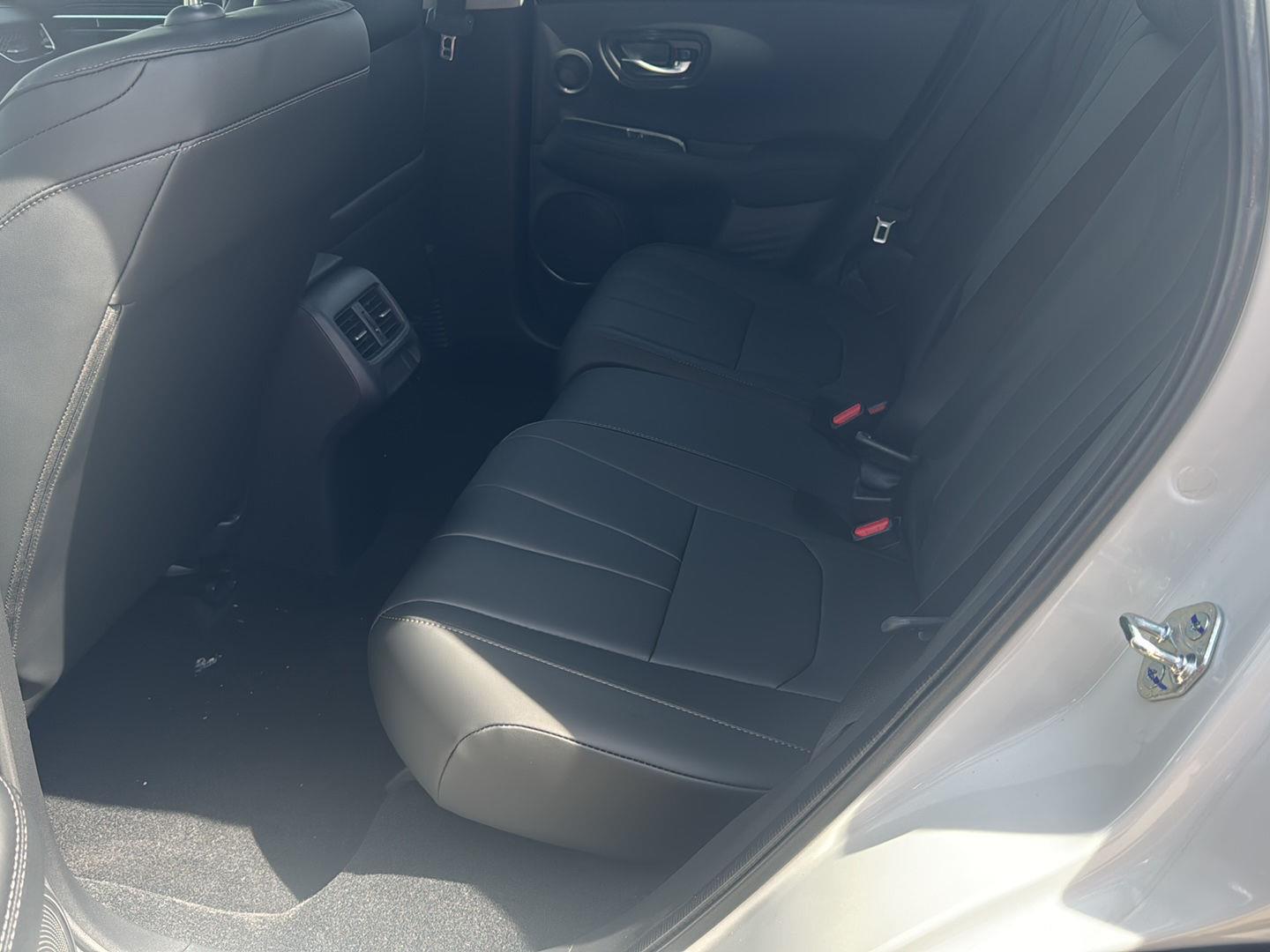 New 2026 Platinum White Pearl Acura Base image 11