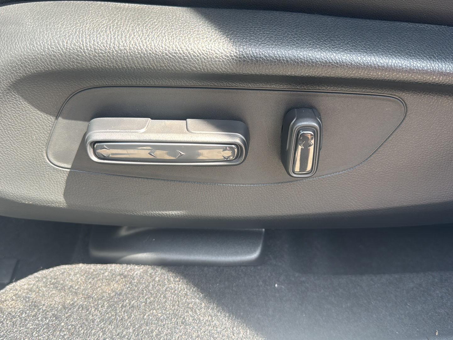 New 2026 Platinum White Pearl Acura Base image 18