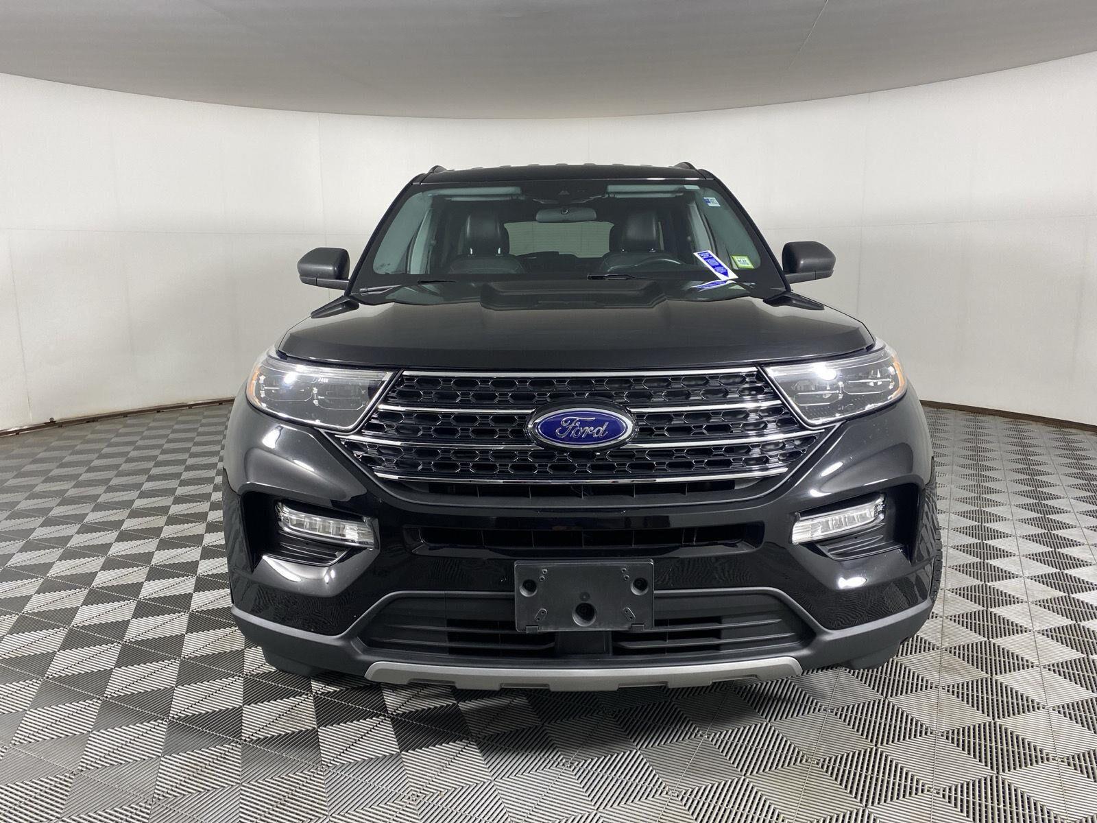 Used 2023 Agate Black Ford XLT image 2
