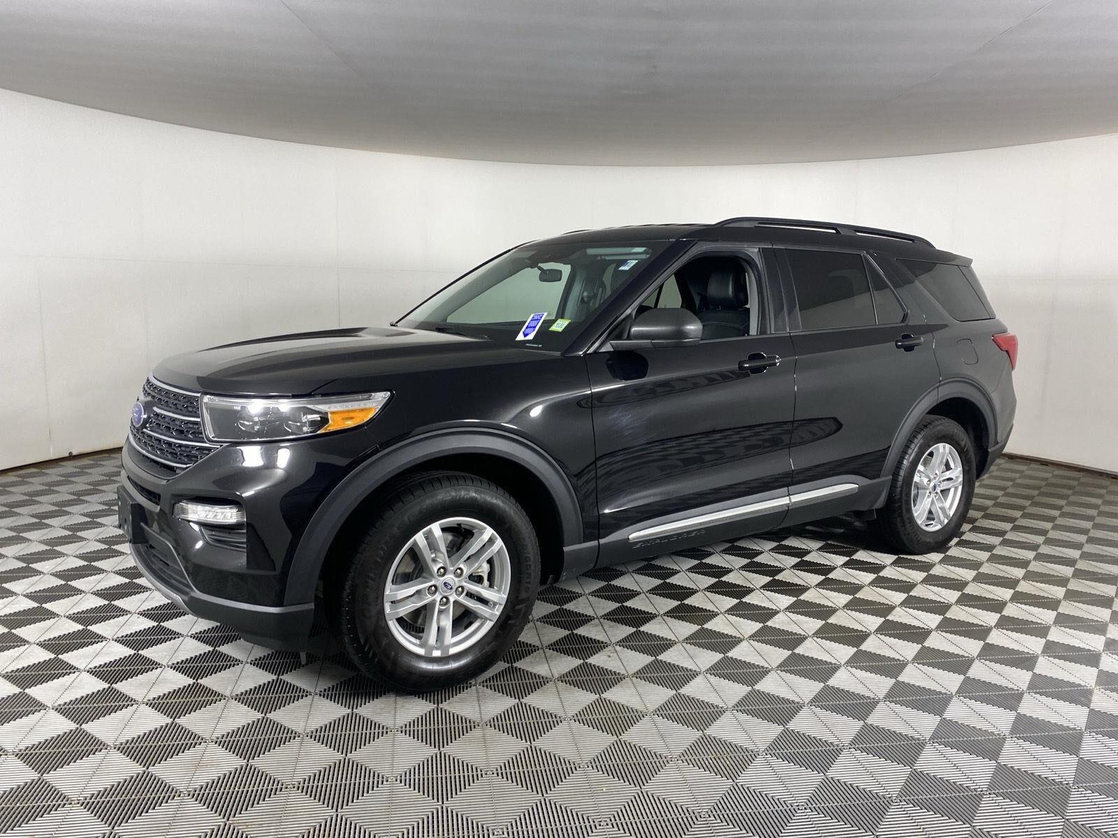 Used 2023 Agate Black Ford XLT image 3