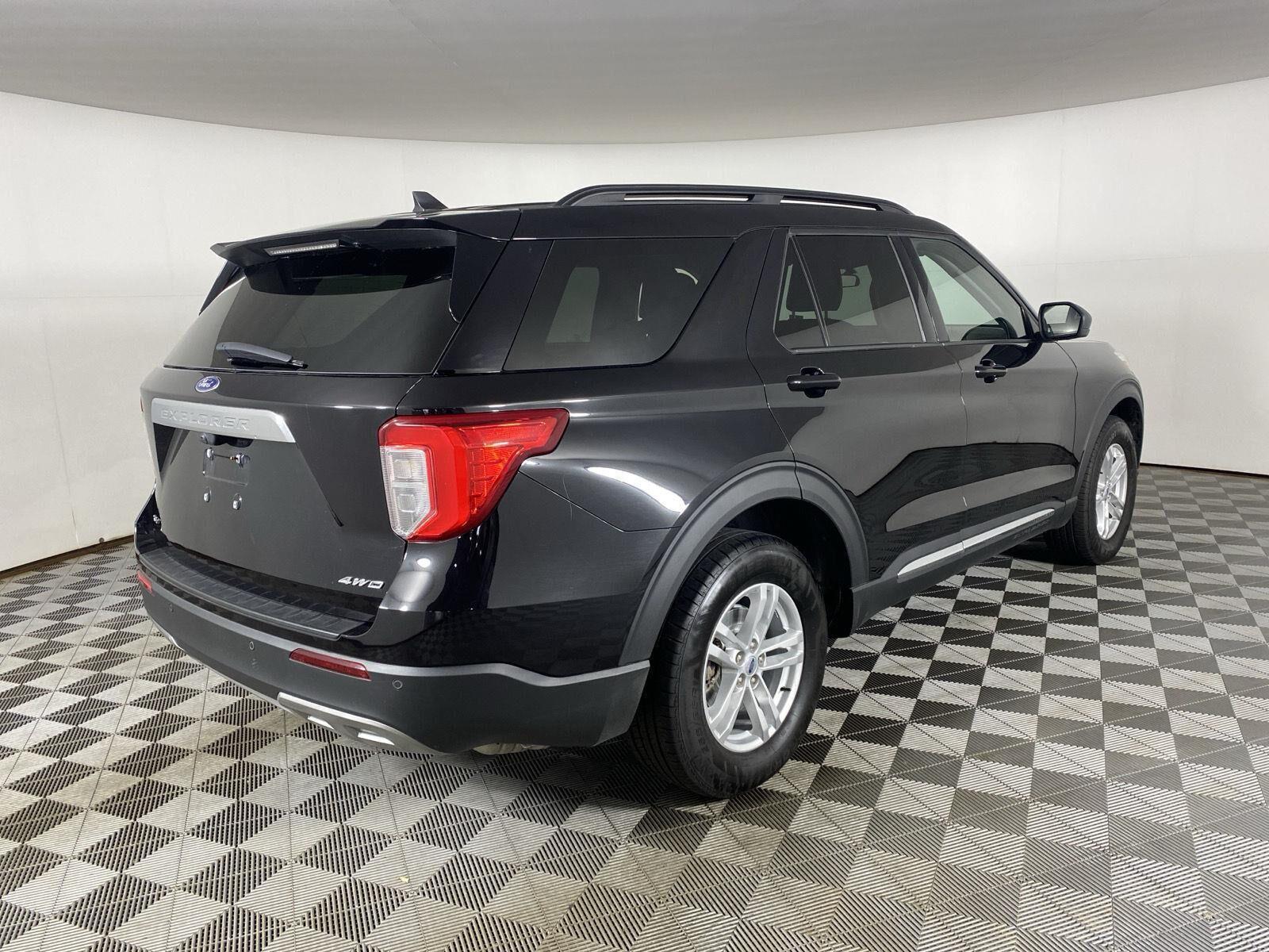 Used 2023 Agate Black Ford XLT image 7