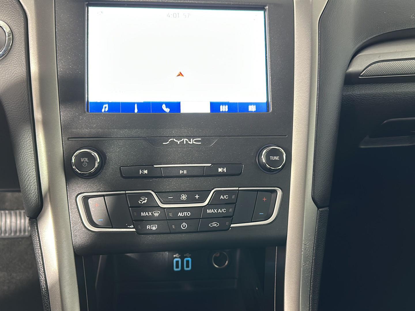 Used 2020 Magnetic Ford SE image 14