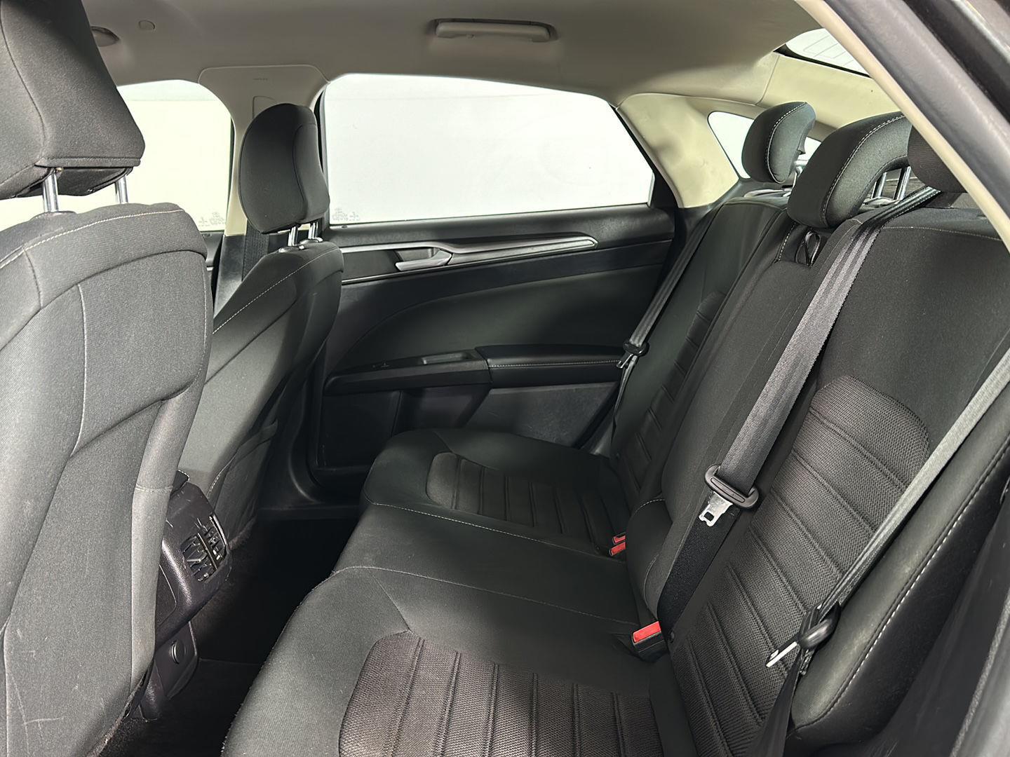 Used 2020 Magnetic Ford SE image 16