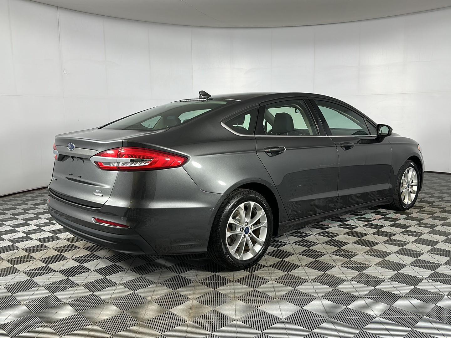 Used 2020 Magnetic Ford SE image 21