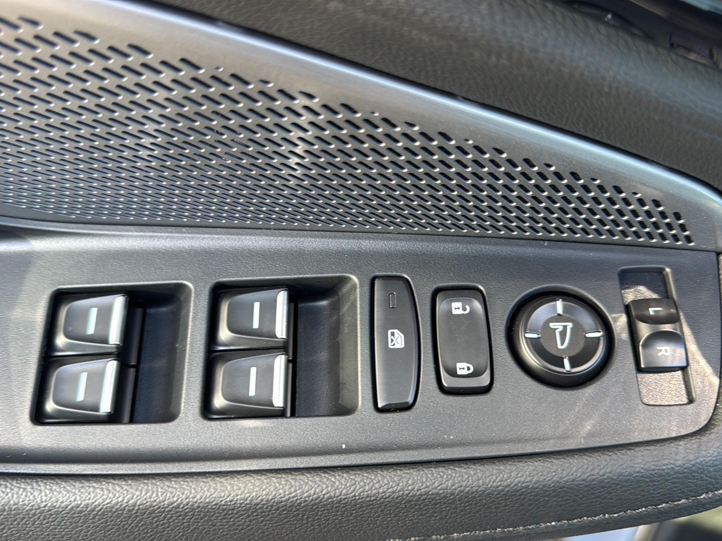 New 2026 Liquid Carbon Metallic Acura SH-AWD image 25