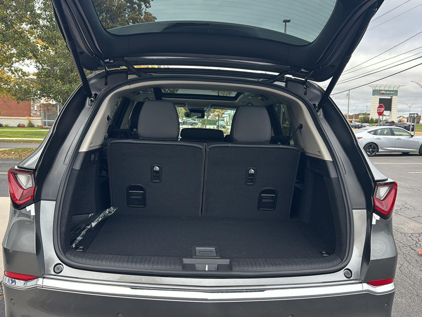 New 2026 Liquid Carbon Metallic Acura SH-AWD w/Tech image 9