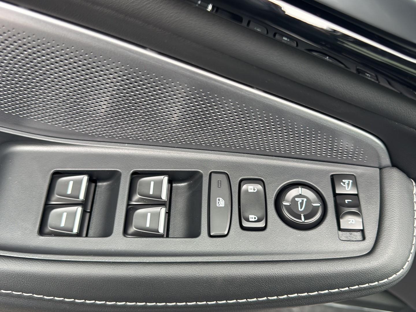 New 2026 Liquid Carbon Metallic Acura SH-AWD w/Tech image 29