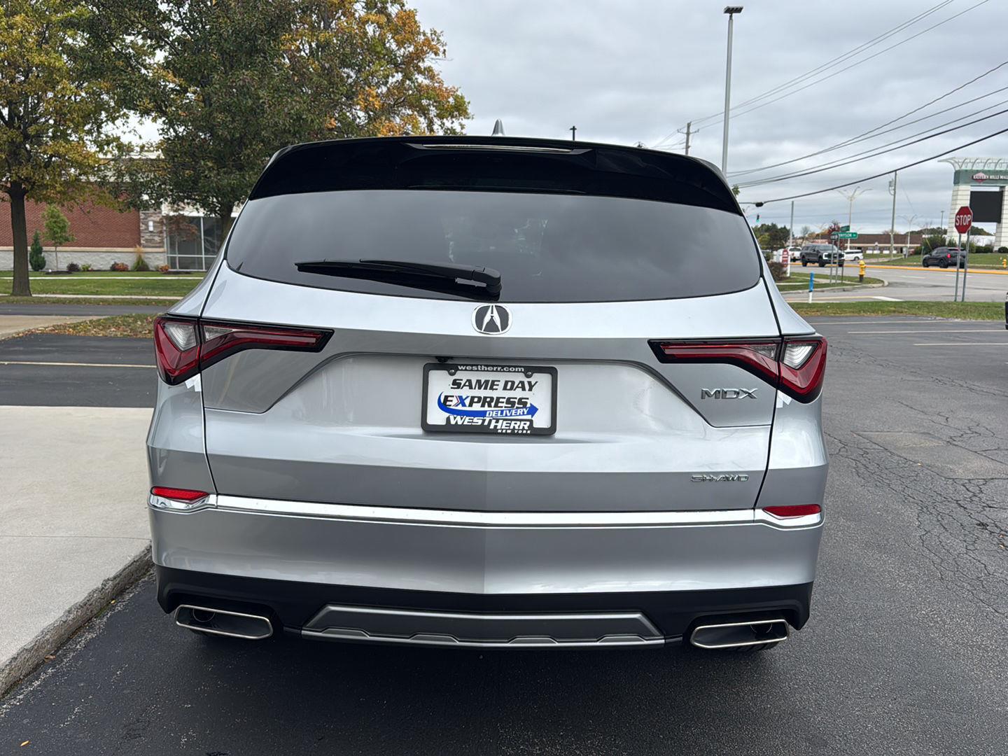 New 2026 Solar Silver Metallic Acura SH-AWD image 7