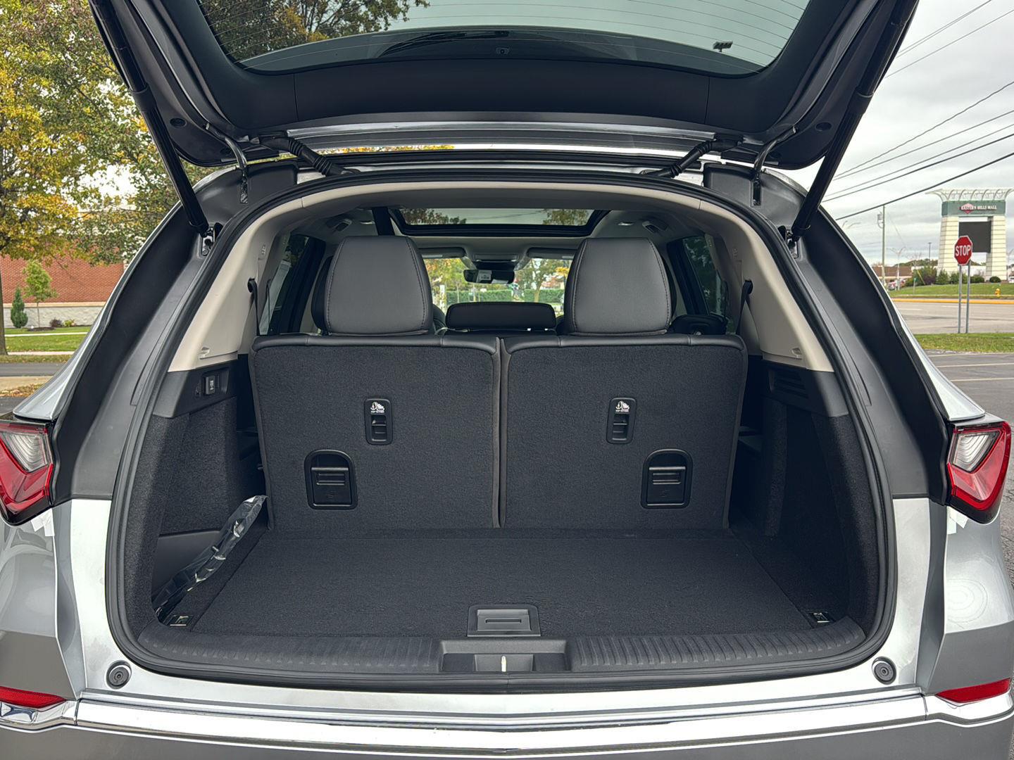 New 2026 Solar Silver Metallic Acura SH-AWD image 9