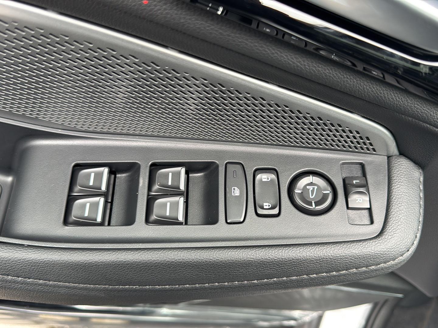 New 2026 Solar Silver Metallic Acura SH-AWD image 29
