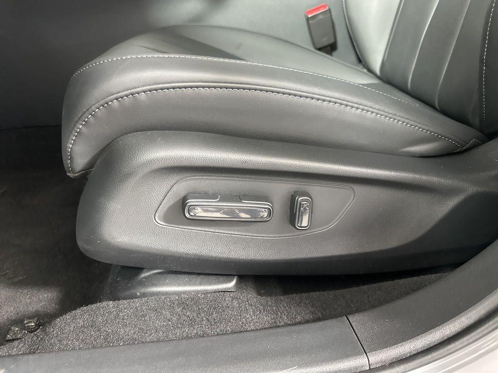 Used 2025 Urban Gray Pearl Acura Base image 10