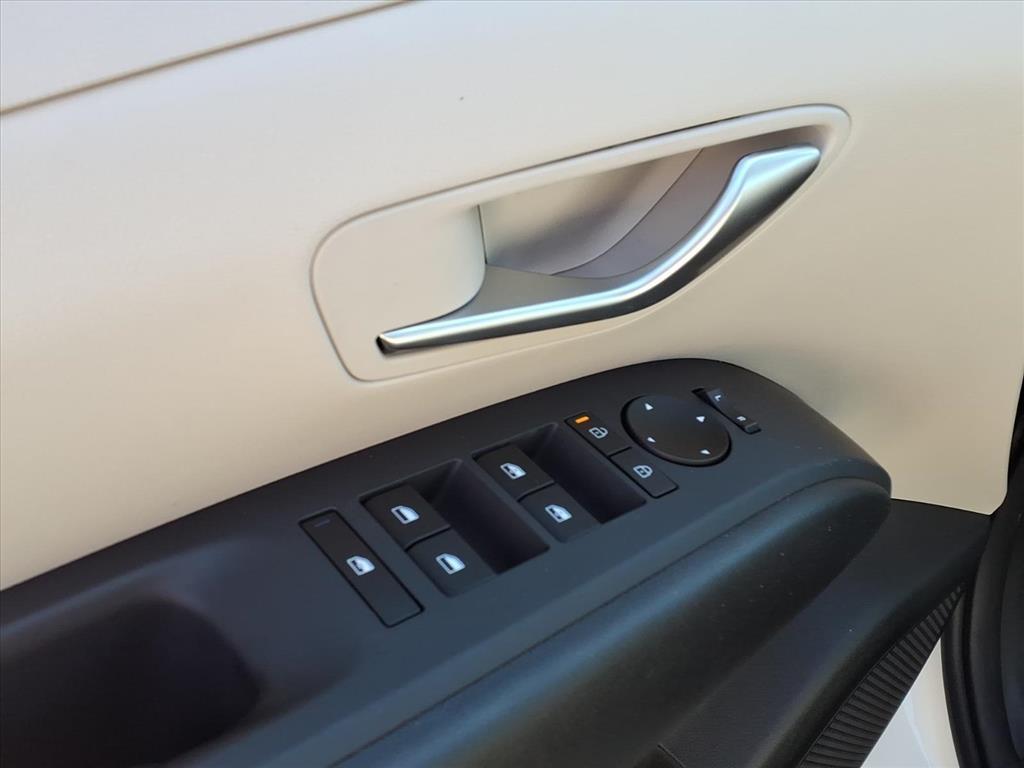 Used 2026 Serenity White Pearl Hyundai SEL image 11