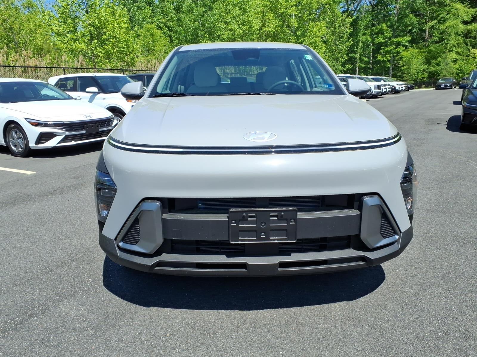 New 2026 Cyber Gray Metallic Hyundai SE image 3