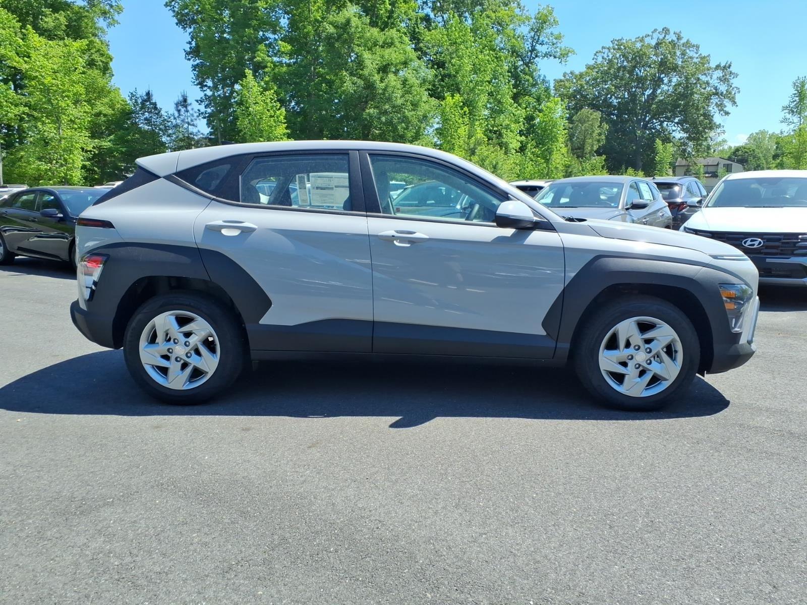 New 2026 Cyber Gray Metallic Hyundai SE image 5