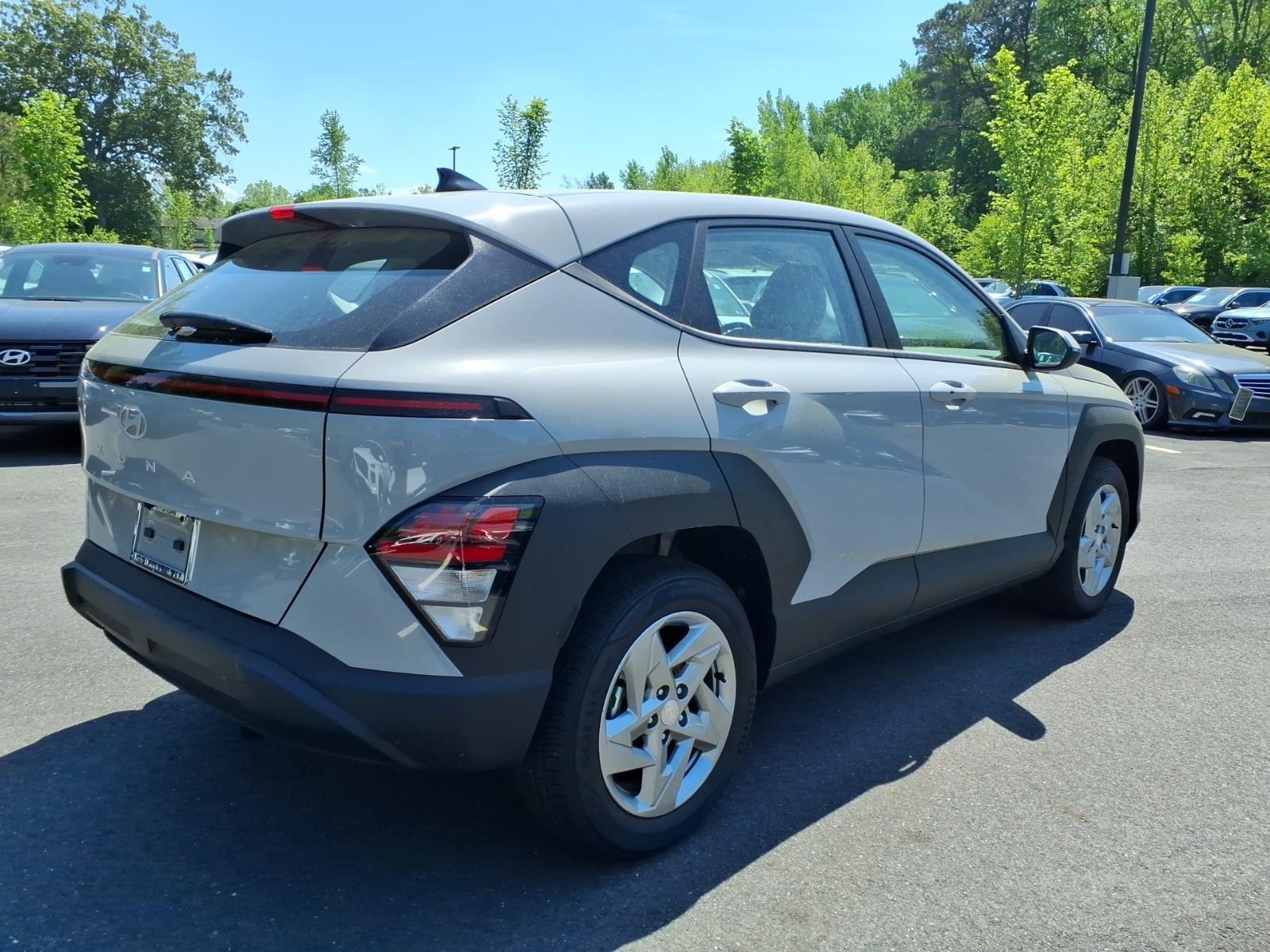 New 2026 Cyber Gray Metallic Hyundai SE image 6