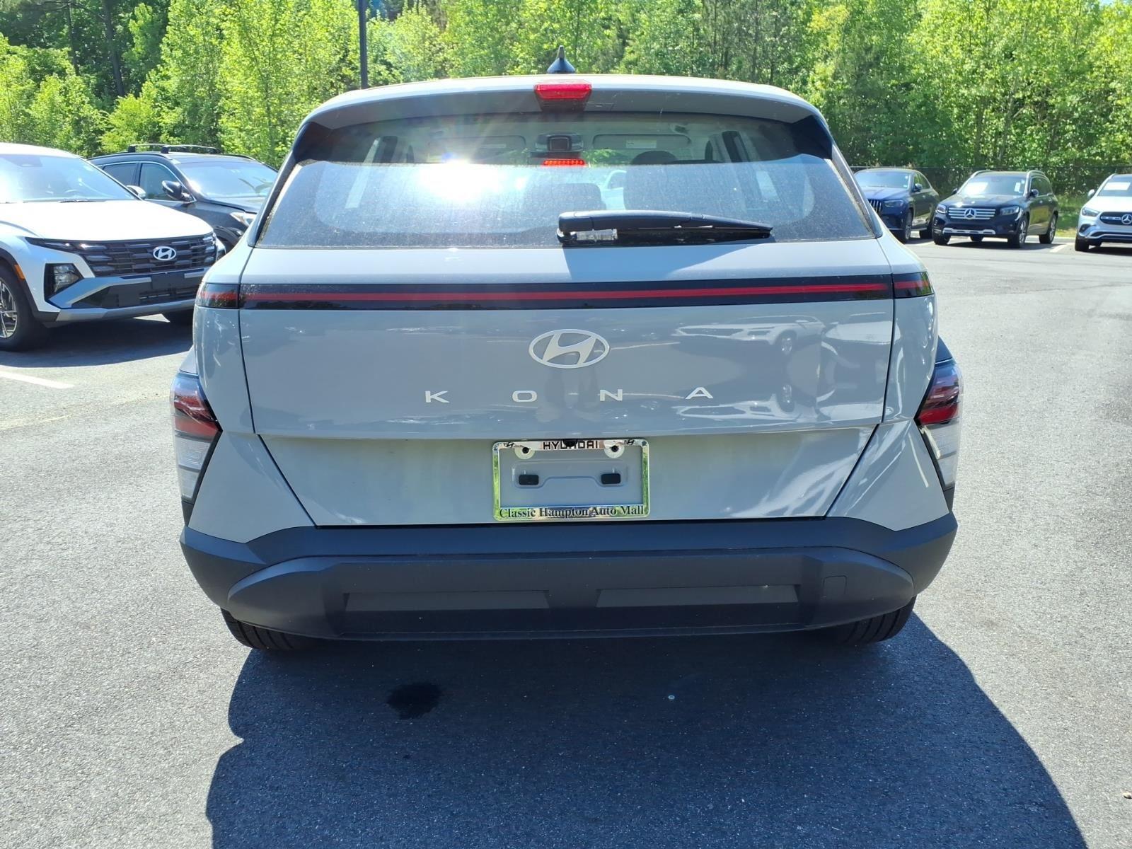 New 2026 Cyber Gray Metallic Hyundai SE image 7