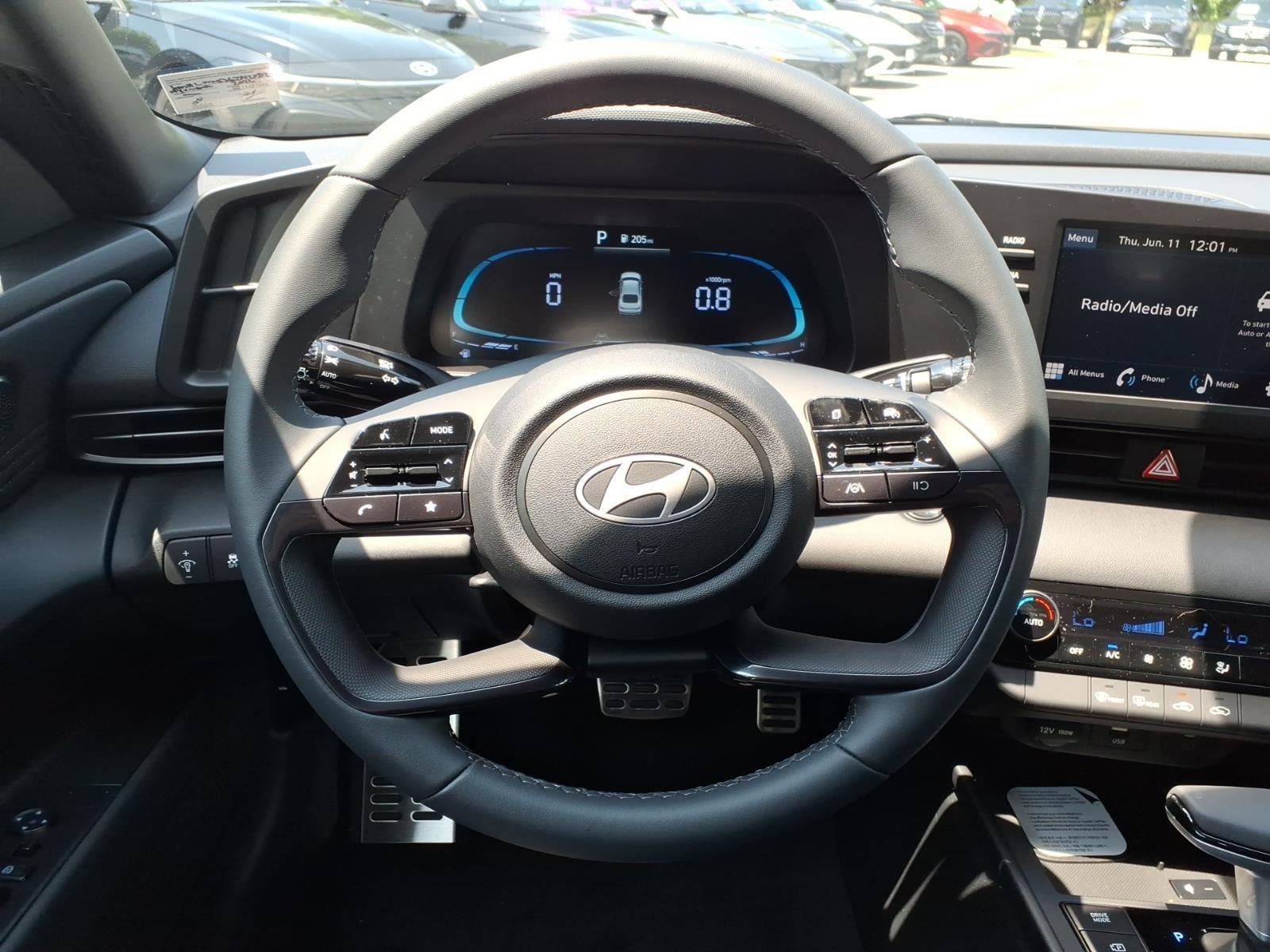 New 2026 Shimmering Silver Hyundai SEL image 12