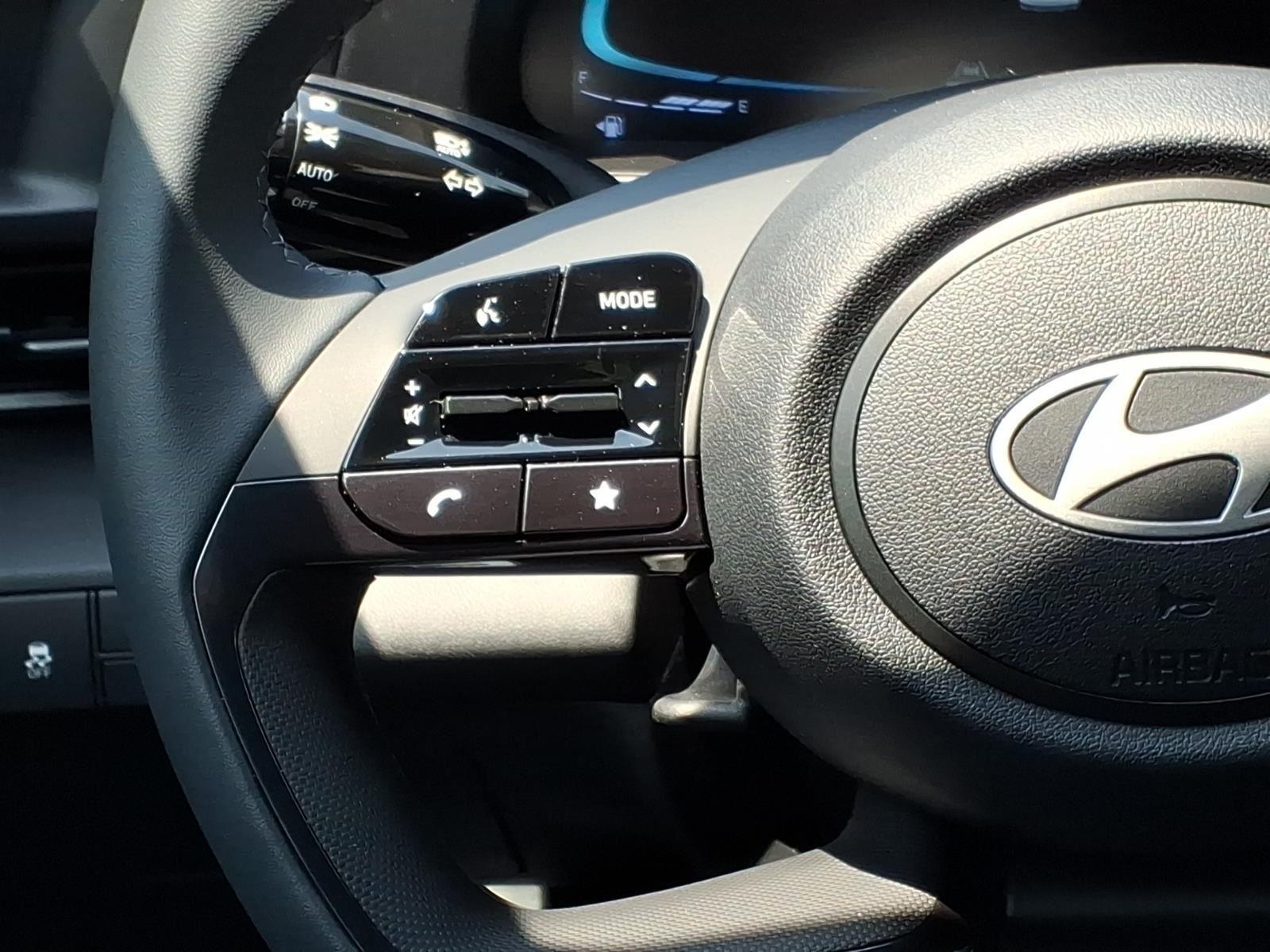 New 2026 Shimmering Silver Hyundai SEL image 14