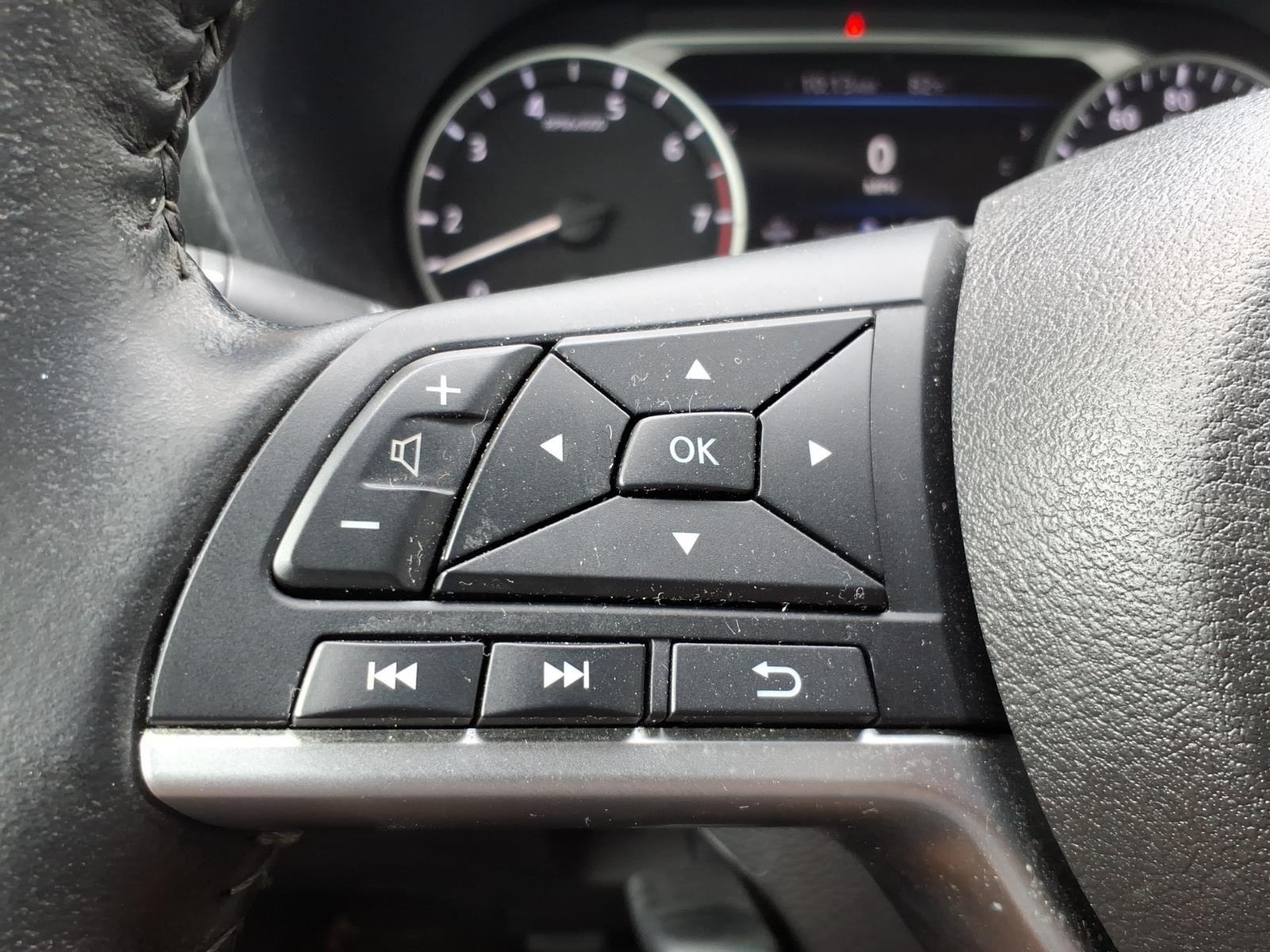 Used 2022 Aspen White TriCoat Pearl Nissan SV image 14