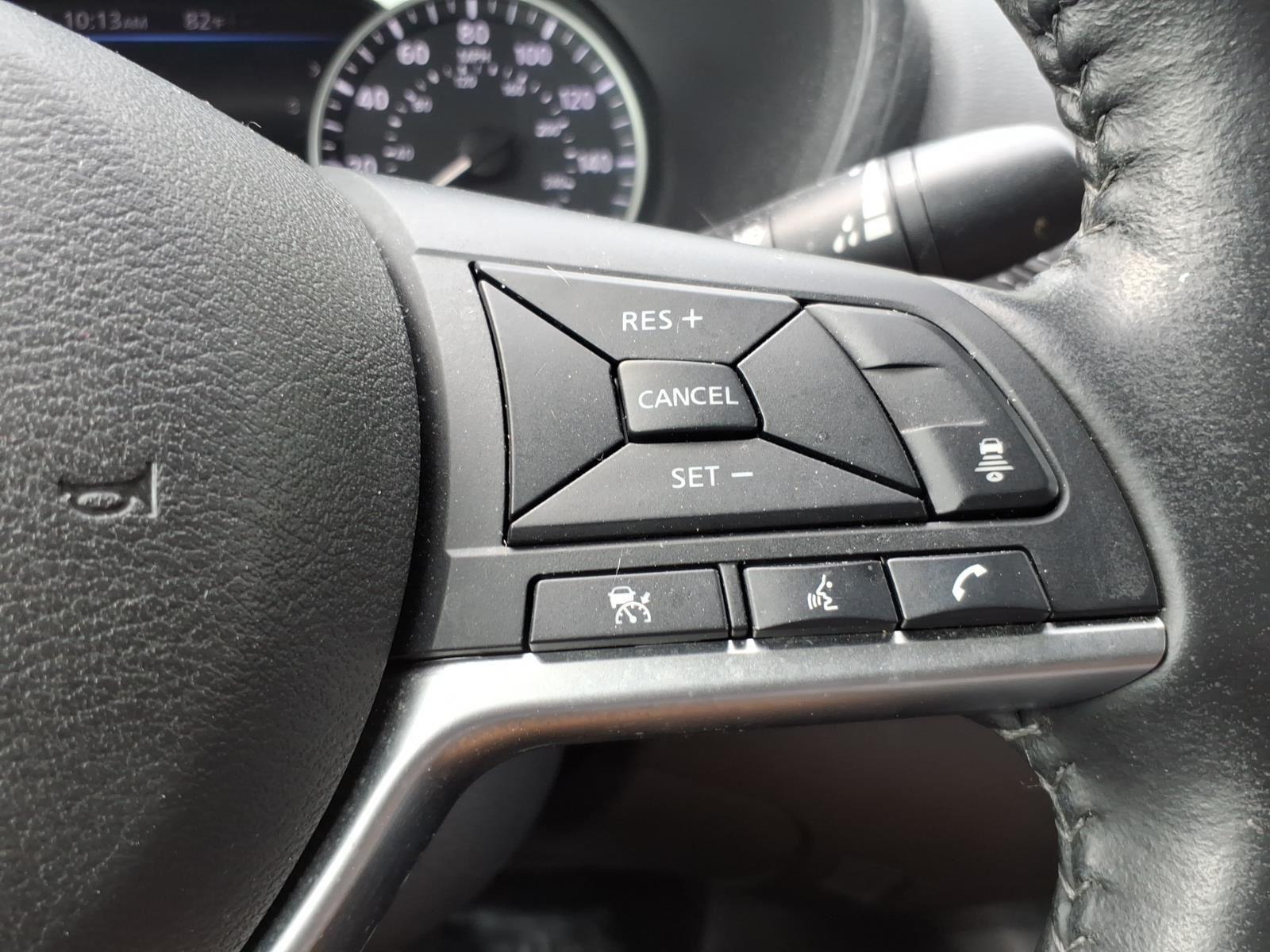 Used 2022 Aspen White TriCoat Pearl Nissan SV image 15