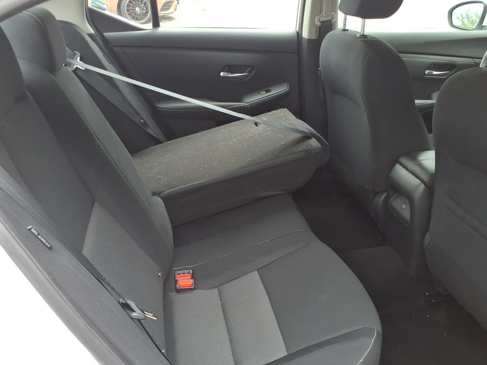Used 2022 Aspen White TriCoat Pearl Nissan SV image 27