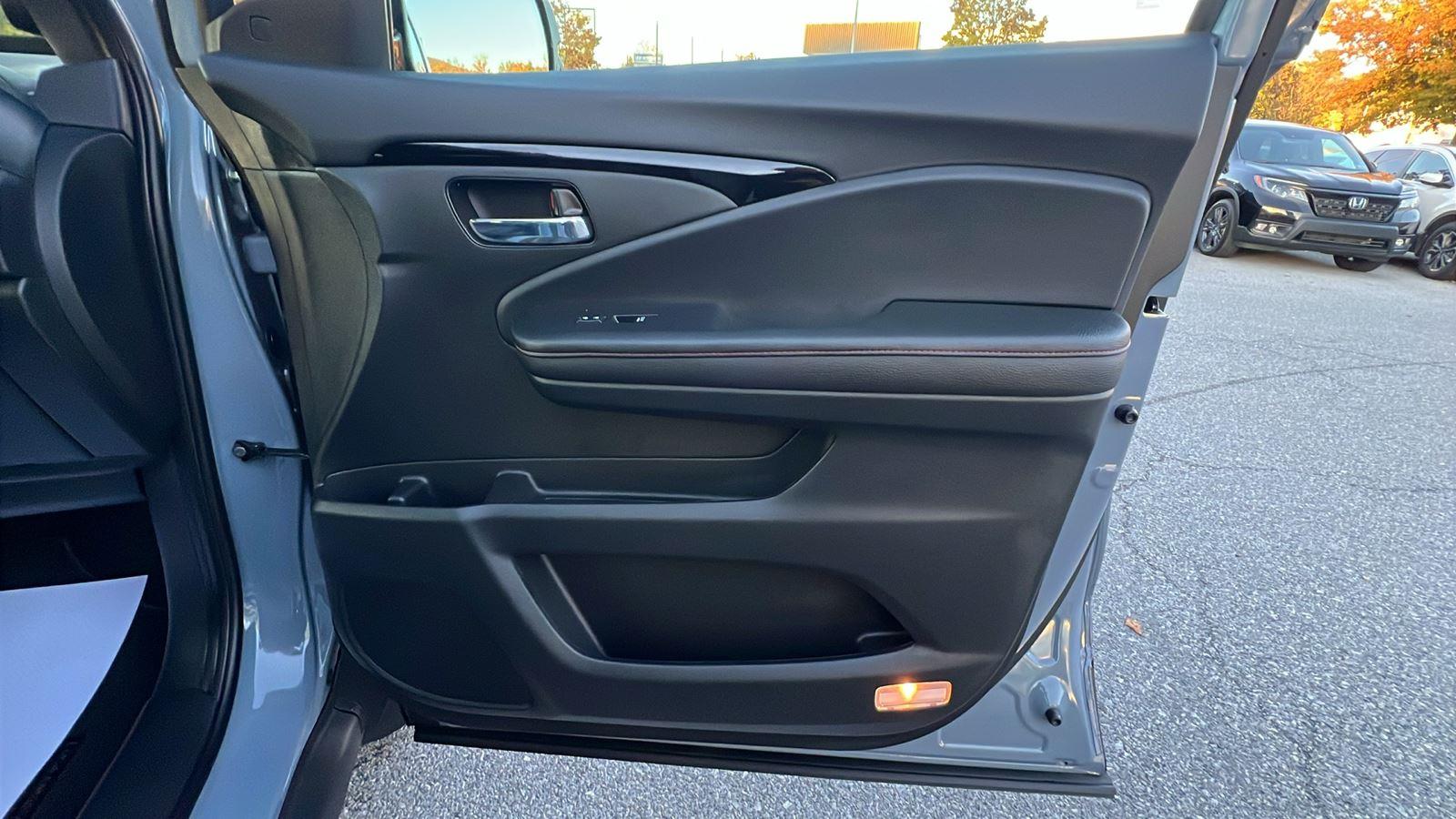 2026 Honda Ridgeline Black Edition - 11