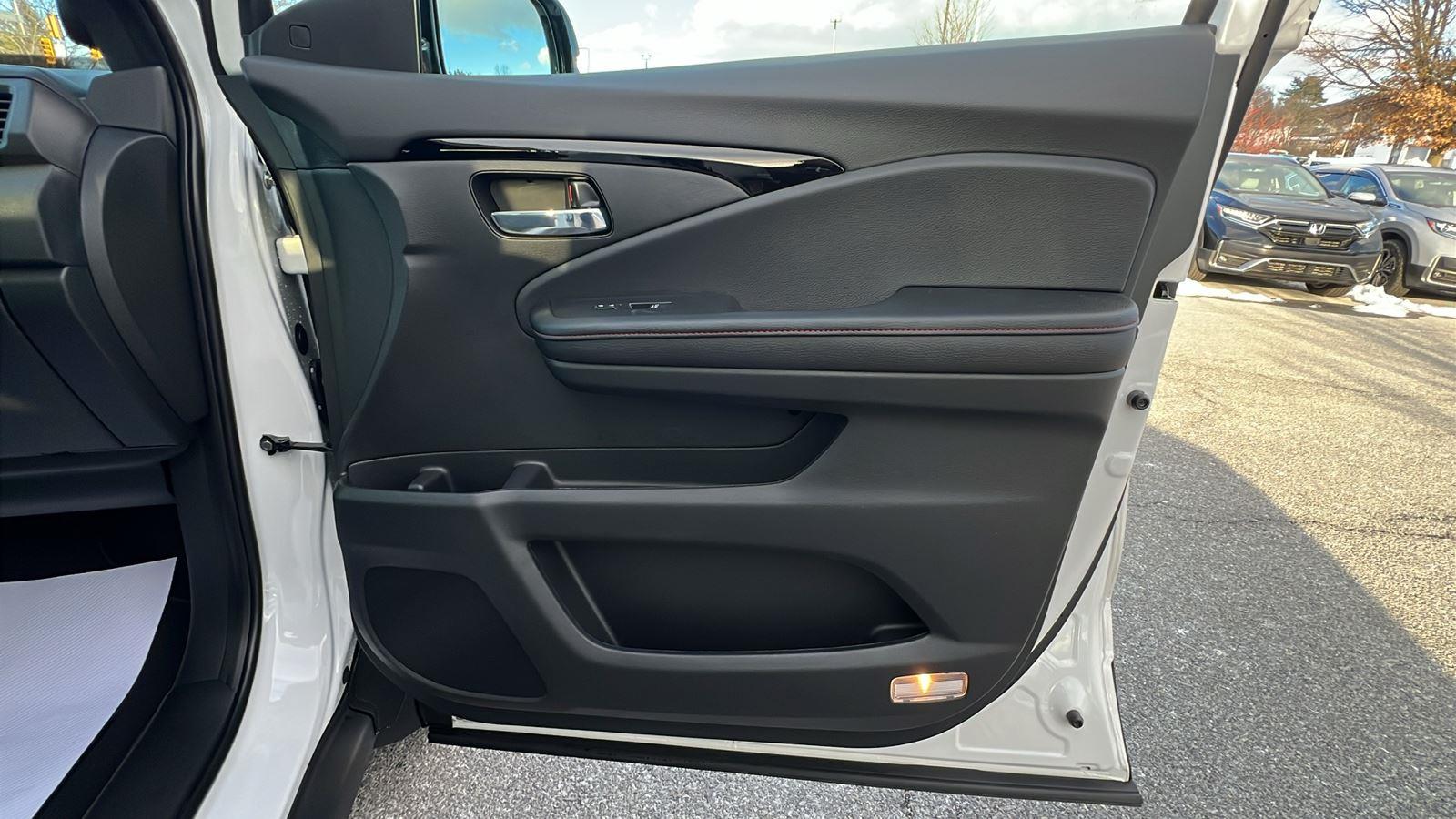 2026 Honda Ridgeline Black Edition - 11