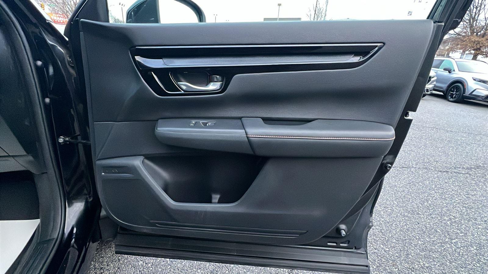 2024 Honda CR-V Hybrid Sport Touring - 11