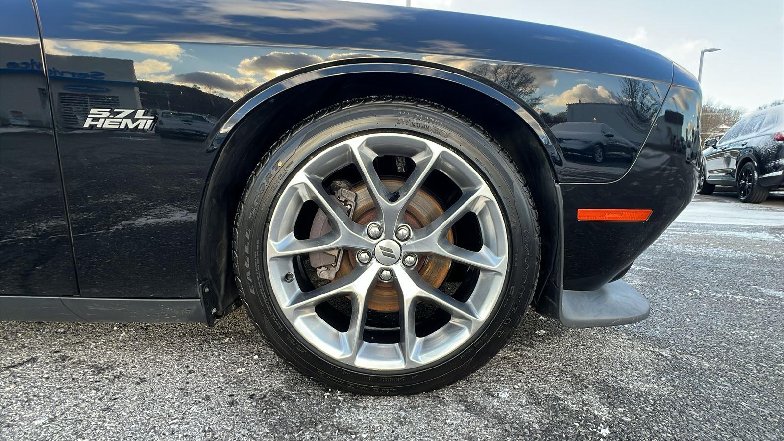 2019 Dodge Challenger R/T - 10