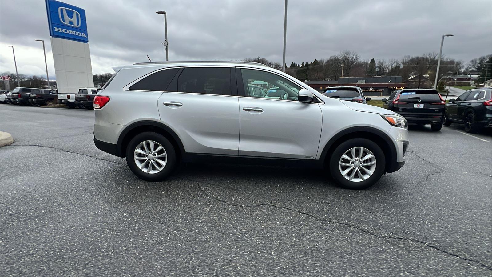 2017 Kia Sorento LX - 2