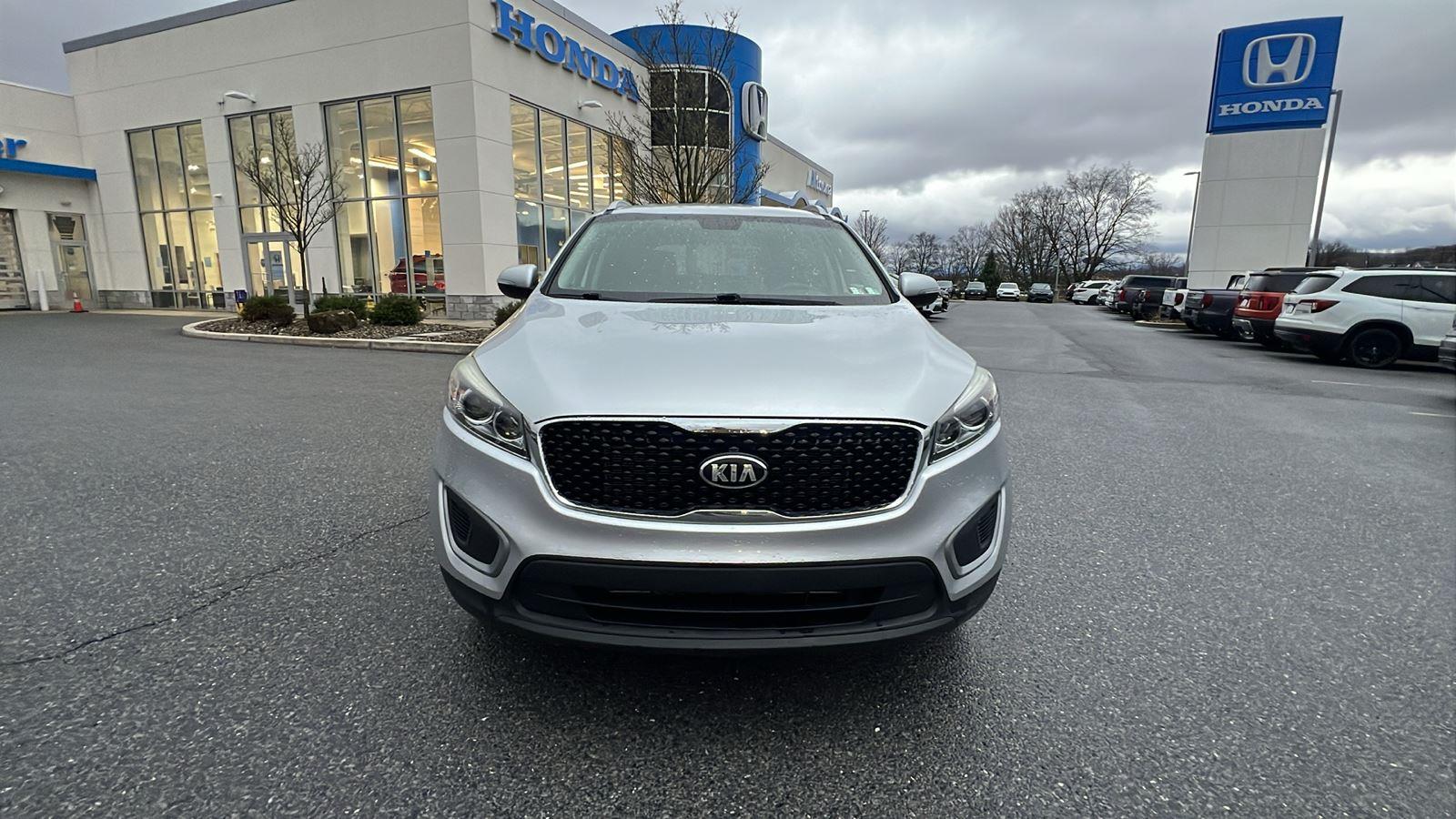 2017 Kia Sorento LX - 8