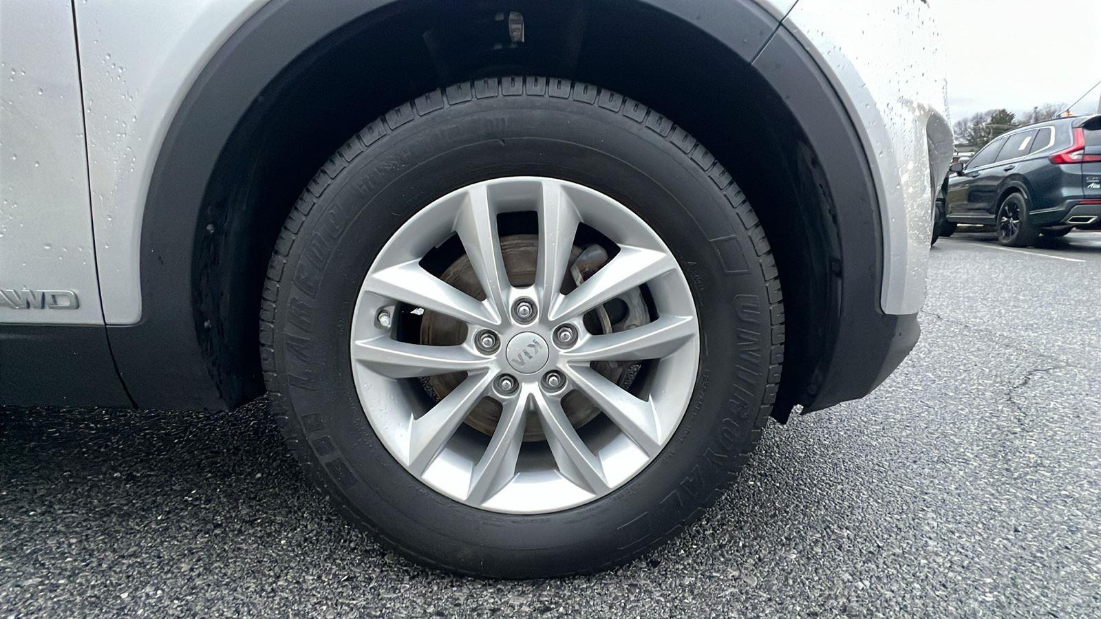2017 Kia Sorento LX - 10