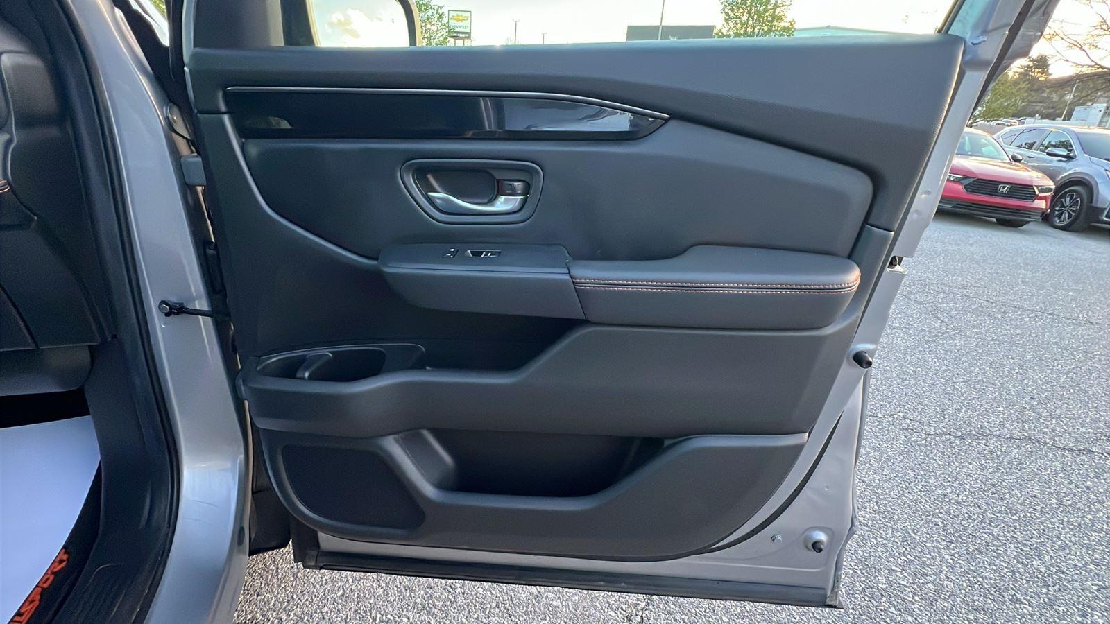 2025 Honda Pilot TrailSport - 11