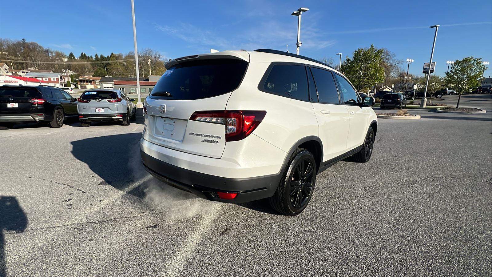 2021 Honda Pilot Black Edition - 3