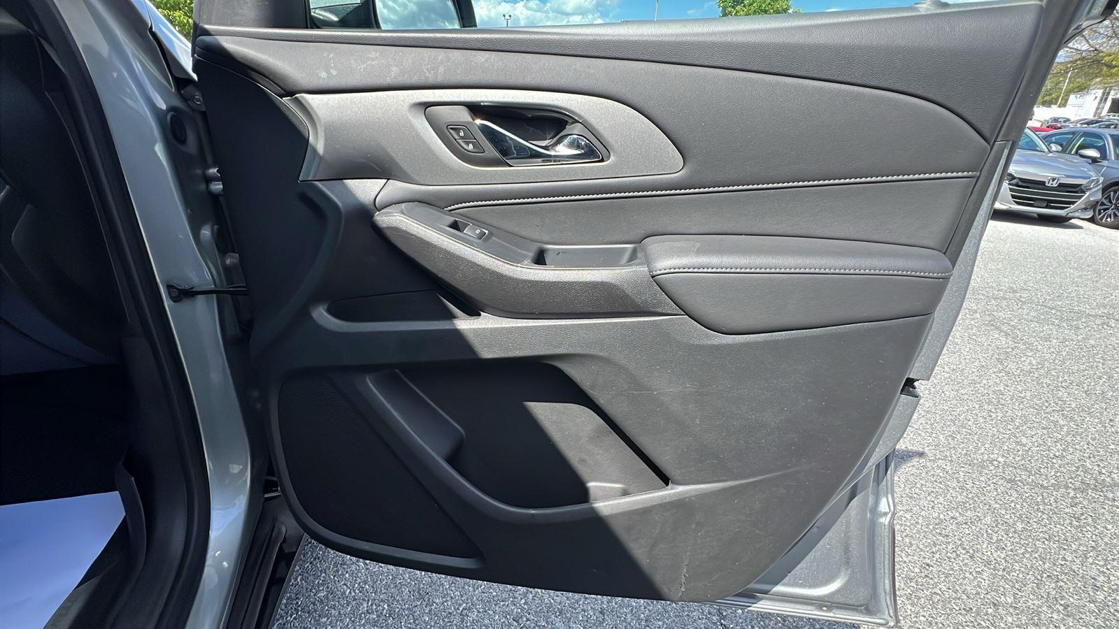 2023 Chevrolet Traverse LT Cloth at Chevrolet & GMC Titusville