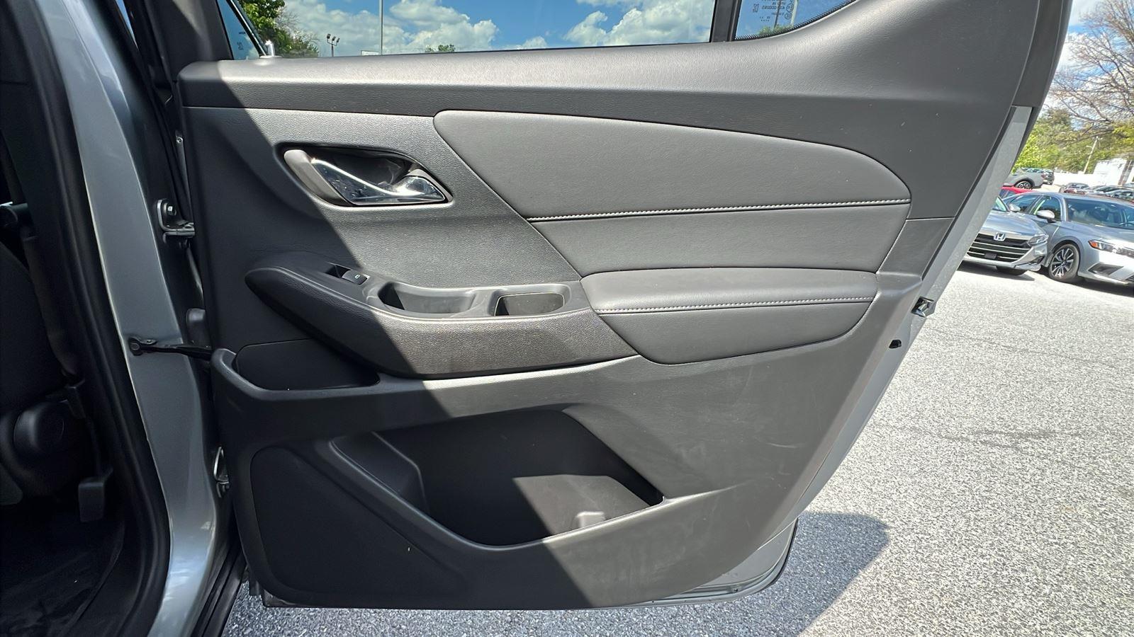 2023 Chevrolet Traverse LT Cloth at Chevrolet & GMC Titusville