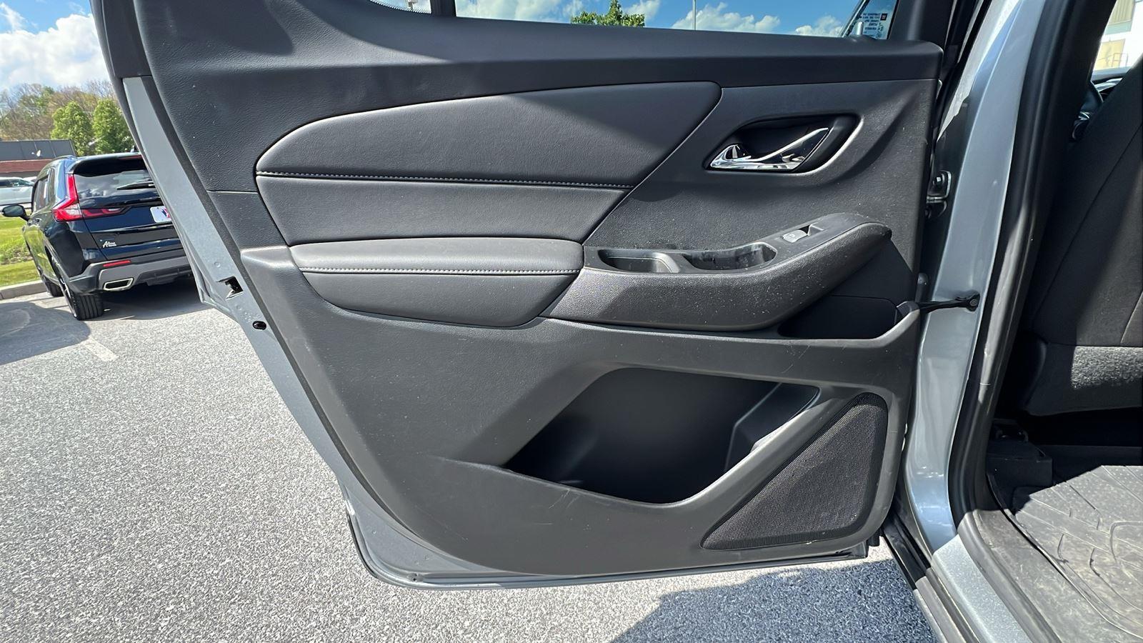 2023 Chevrolet Traverse LT Cloth at Chevrolet & GMC Titusville