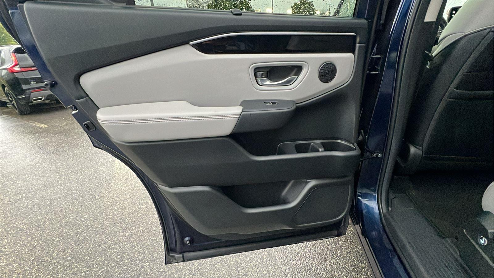 2023 Honda Pilot Touring at Altoona Honda