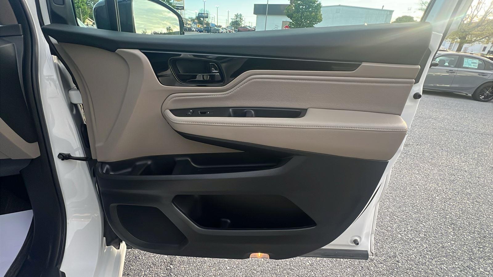 2023 Honda Odyssey Elite at Three Rivers CJD