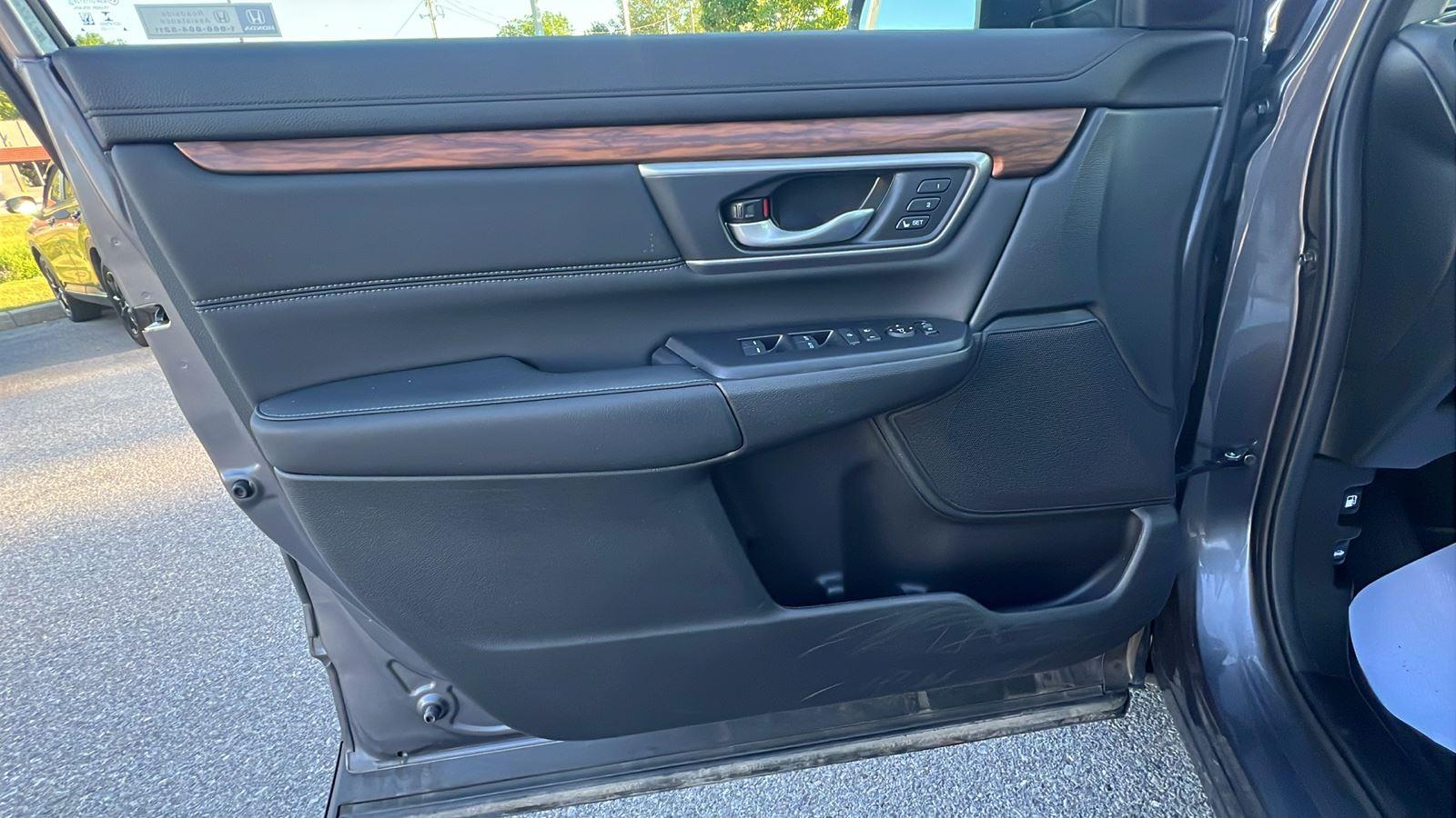 2022 Honda CR-V Hybrid Touring at Three Rivers CJD
