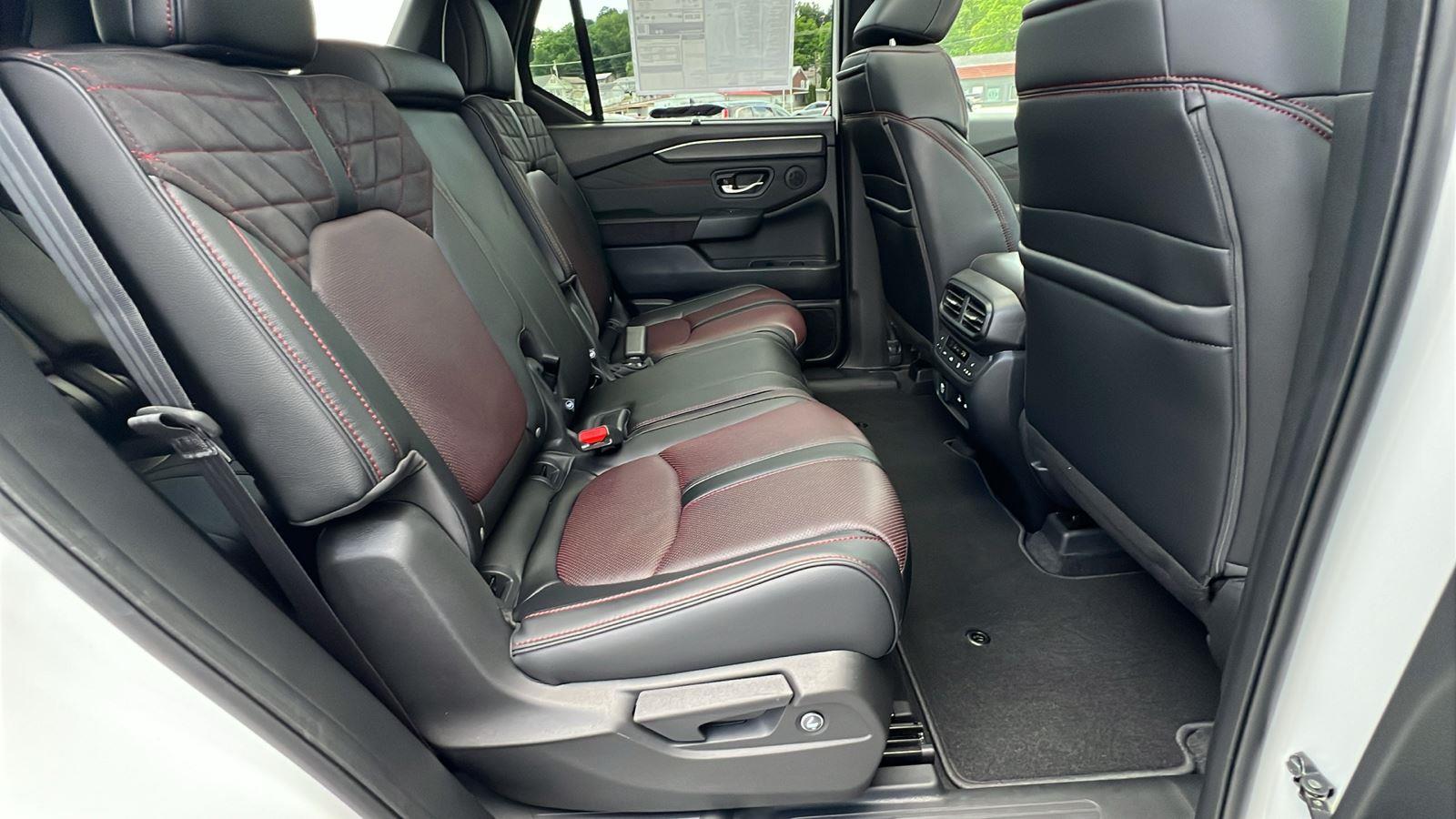 2026 Honda Pilot Black Edition at Altoona Honda