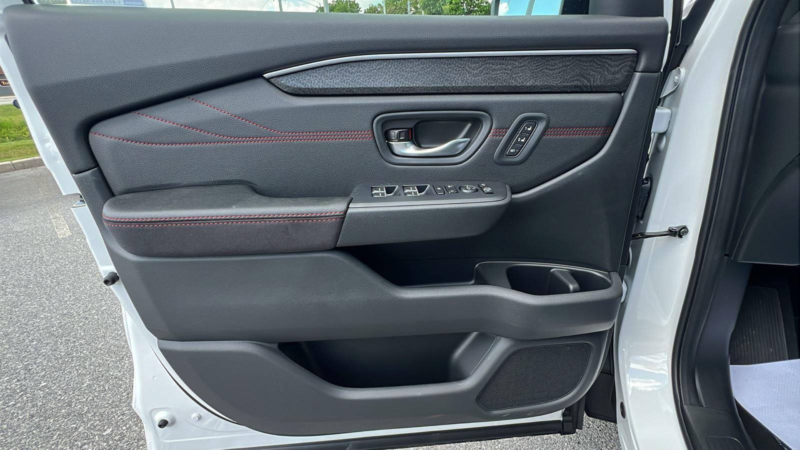 2026 Honda Pilot Black Edition at Altoona Honda