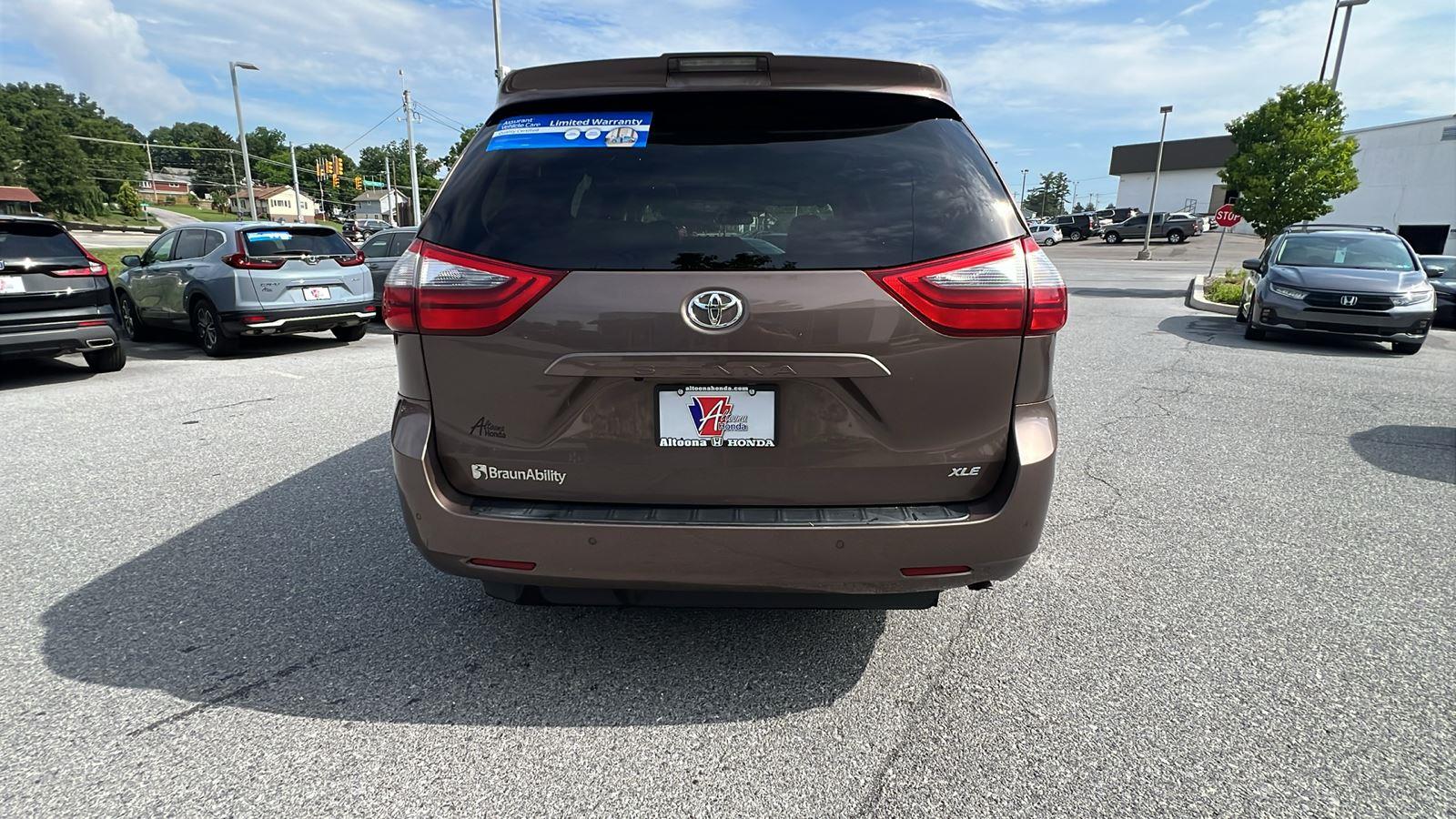 2020 Toyota Sienna WITH BRAUN MOBILITY UPFIT XLE 8-Passenger - 4