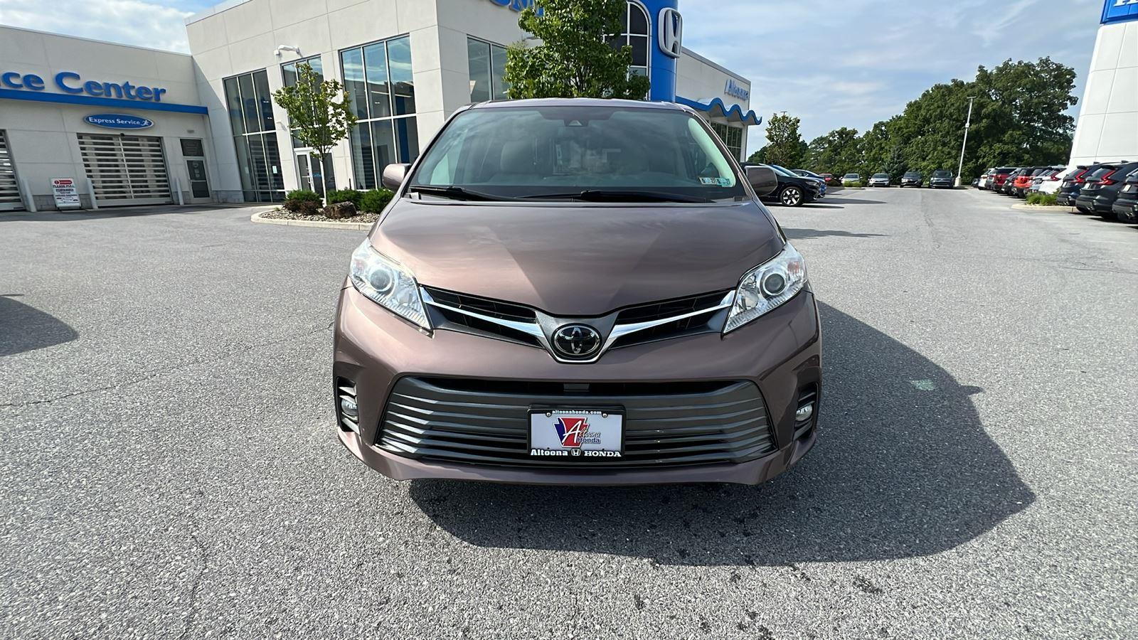 2020 Toyota Sienna WITH BRAUN MOBILITY UPFIT XLE 8-Passenger - 8
