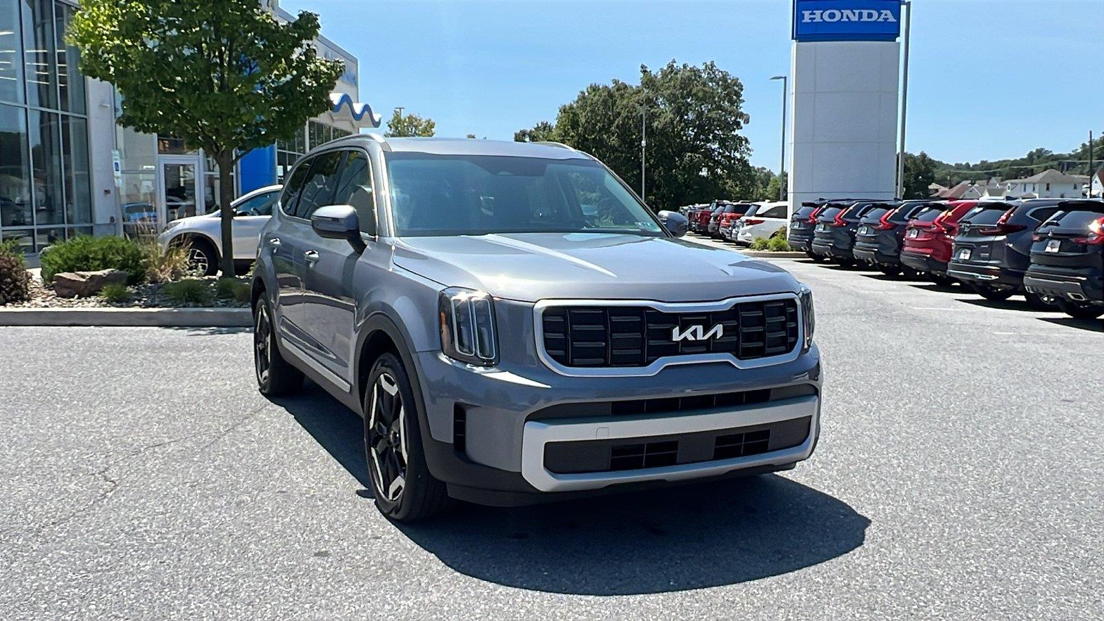 2025 Kia Telluride S - 0