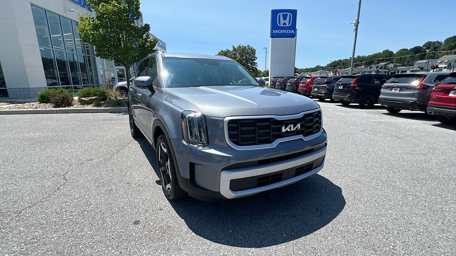 2025 Kia Telluride S - 1