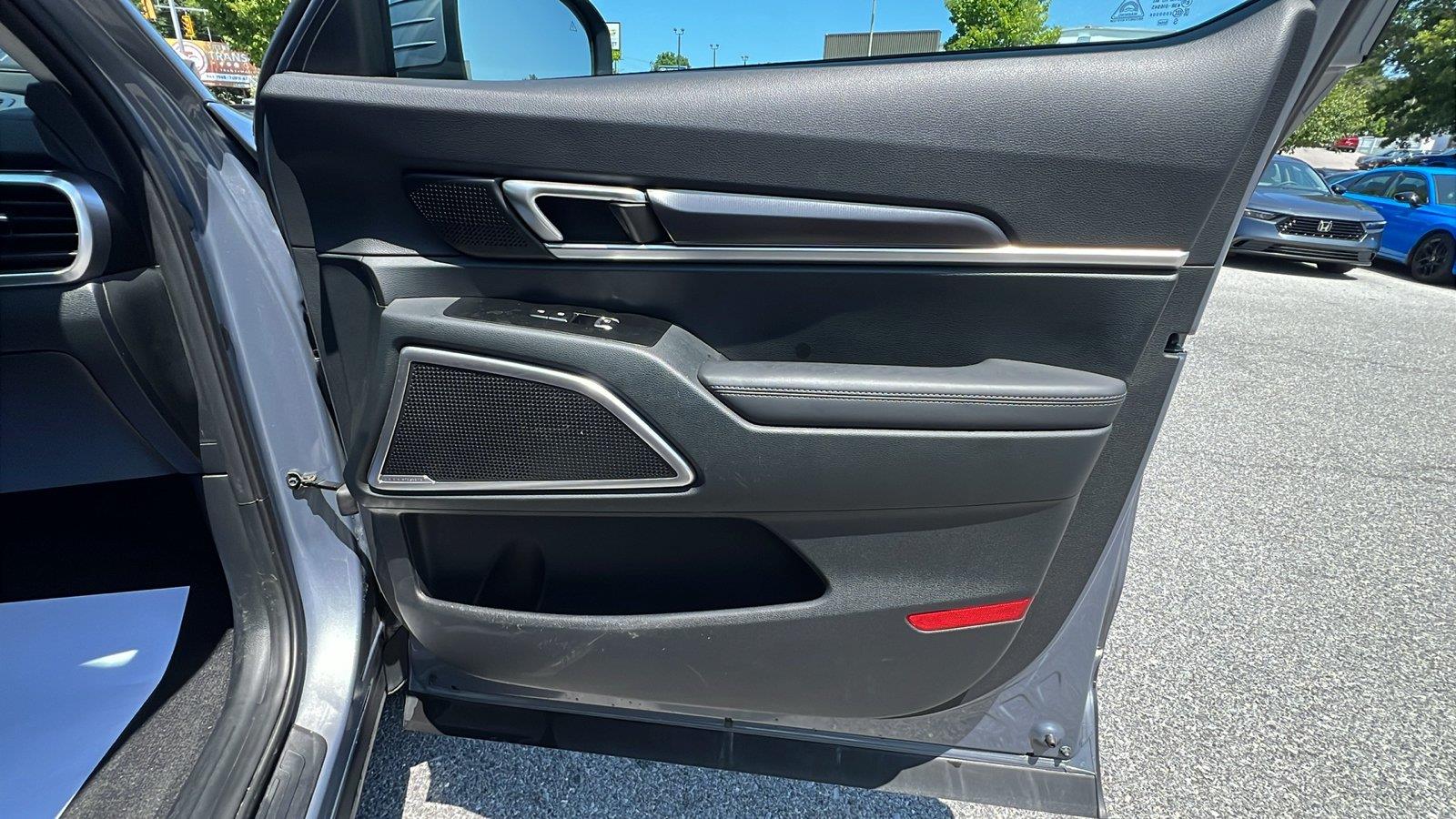2025 Kia Telluride S - 11